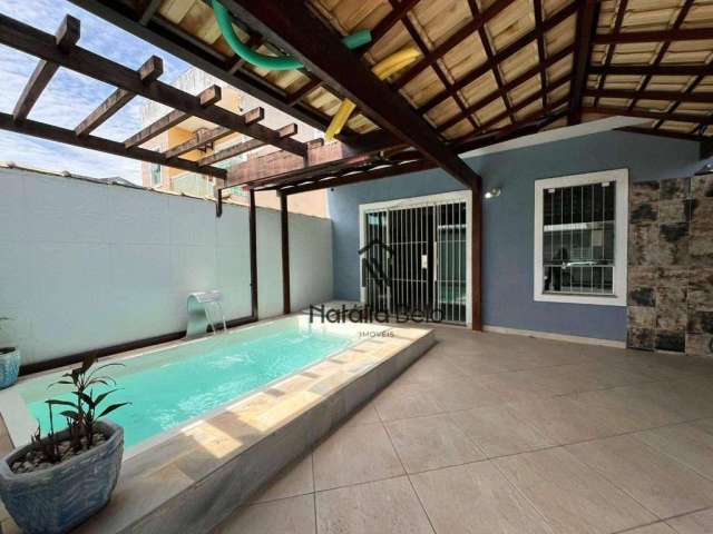 Casa duplex com piscina no bairro Extensão do Bosque.