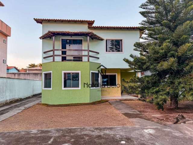 Casa em terreno inteiro à venda em Rio das Ostras.