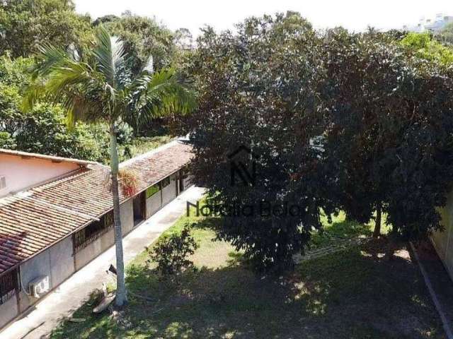 Casa com quadra de tênis no condomínio Bosque Beira Rio