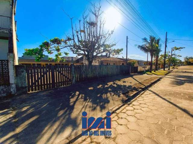 Casa com amplo espaço de terreno em Ipanema