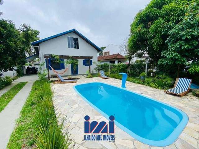 Casa na praia com piscina Pontal do Sul