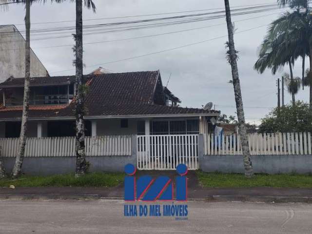 Casa a venda em Guaratuba