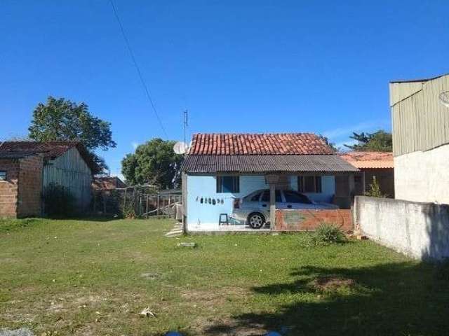 Casa com espaço de terreno Shangrilá