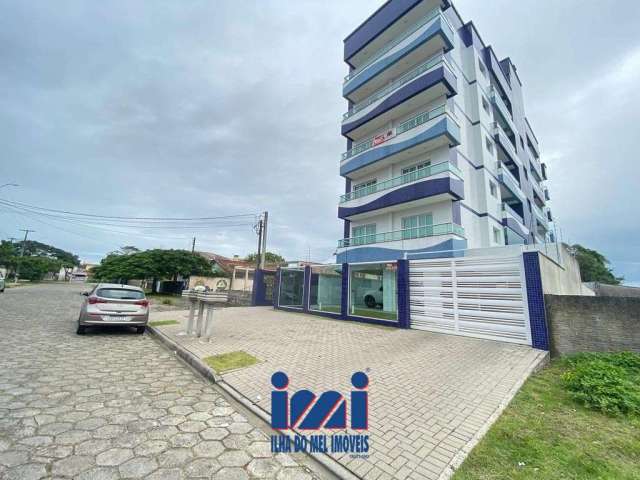 Apartamento com 3 quartos com piscina na praia