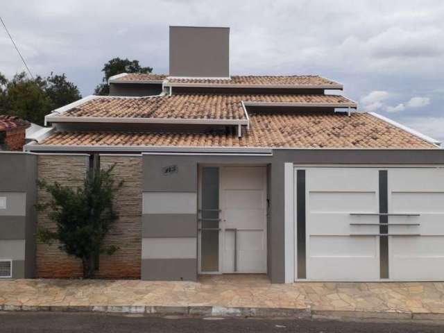 Casa com 3 dormitórios à venda, 240 m² por R$ 1.050.000,00 - Centro - Elias Fausto/SP