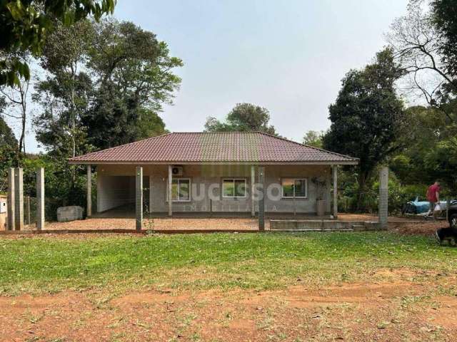 Linda Chácara com casa em alvenaria á Venda em Cascavel