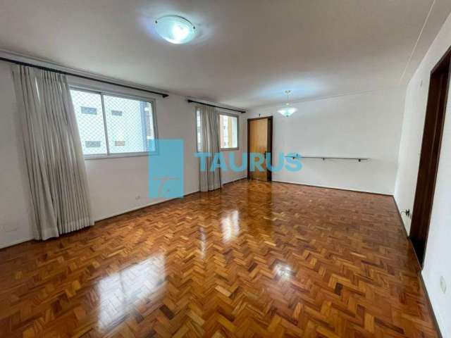 Apartamento para venda ou locação, 3 dormitórios, 1 suíte, 2 vagas, 105m², Moema.