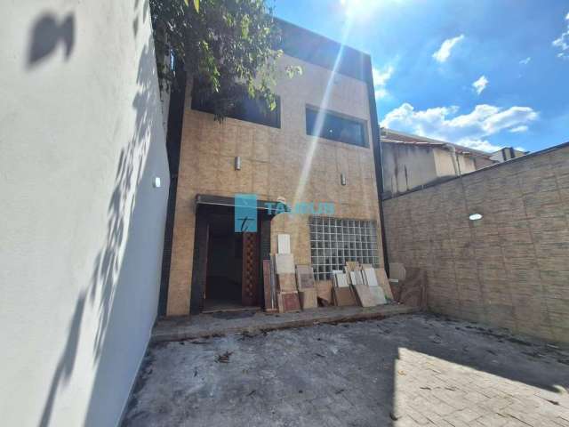 Casa comercial para locação, 4 salas, 2 vagas, 360m², Jardim das Acácias.