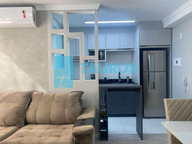 Apartamento à venda, 44m², 2 dormitórios, Santo Amaro.