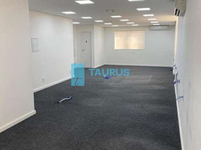 Conjunto comercial duplex à venda, 3 vagas, 200m², Itaim Bibi.