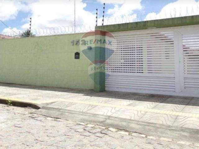 casa 3 quartos sendo 1 banheiro em ParnamirimRN