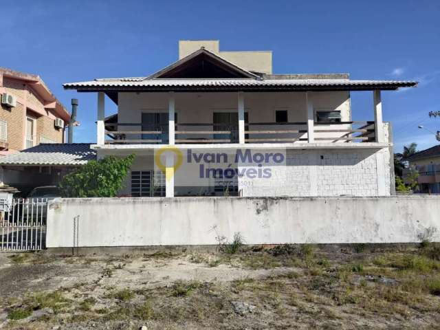 Casa frente mar à venda em Daniela - Florianópolis - SC