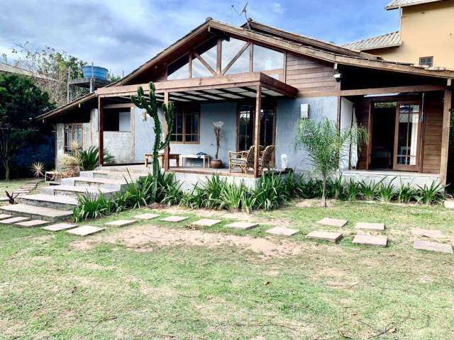 Casa 4 dormitórios ou + para Venda em Florianópolis, São João do Rio Vermelho, 4 dormitórios, 1 suíte, 3 banheiros, 1 vaga