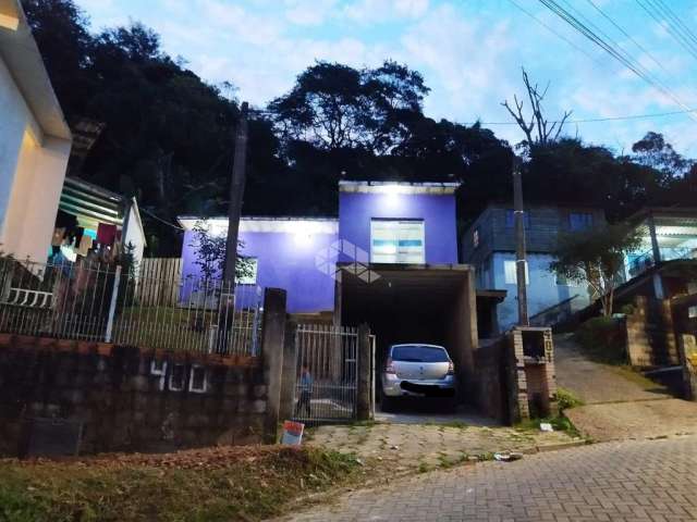 Casa à venda sendo 2 dormitórios/ quartos com 1 suíte no bairro serraria - são josé por r$213,000,00.