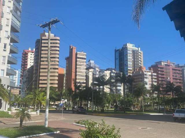 CASA / SOBRADO COMERCIAL 3 DORMITÓRIOS /QUARTOS 2 SUÍTES a VENDA  R$ 2.500.000,00  PRAIA GRANDE  TORRES