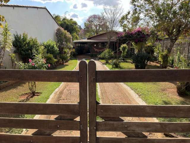 Casa com 2 quartos, jardin e acesso a agua