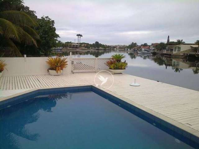 Casa 3 Suítes à venda frente canal navegável - Ogiva - Cabo Frio/RJ