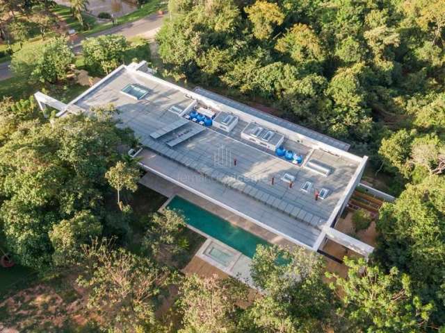 Casa à venda com 1300 m², 5 suítes no condomínio terras de são josé.