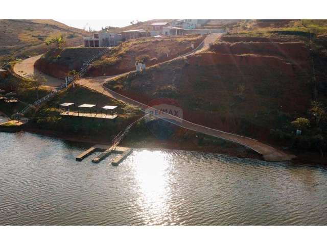 Terreno de 320m² no Condomínio Marina Café com vista para Represa João Penido