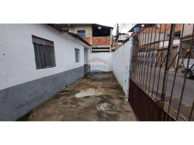 Casa com possibilidade de ampliação no  bairro Milho Branco