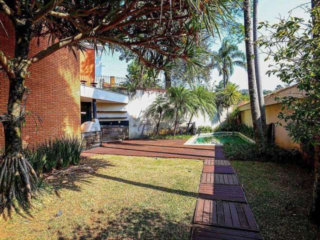 Casa para comprar com 3 suítes, 8 vagas, 480m², privacidade, Jardim Guedala - São Paulo