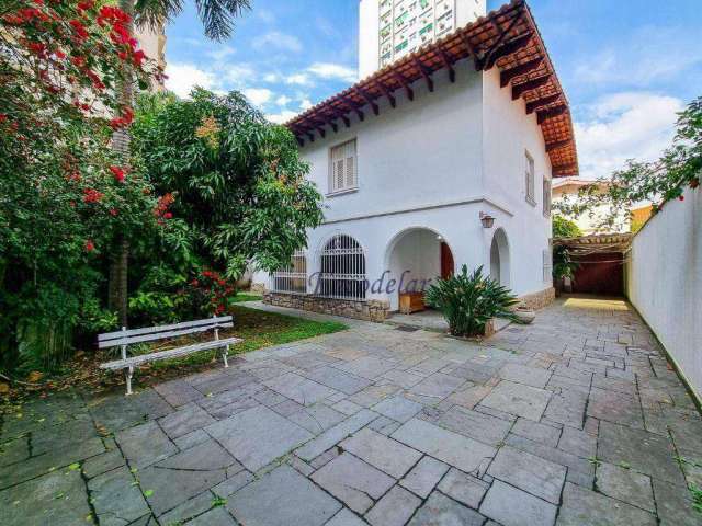 Casa à Venda em Rua Fechada no Jardim América . Oportunidade única.