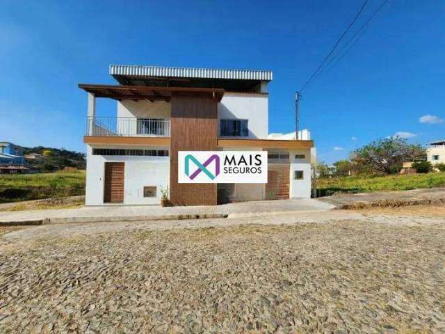 Casa com 3 dormitórios e 4 banheiros à Venda, 249 m² por R$ 580.000