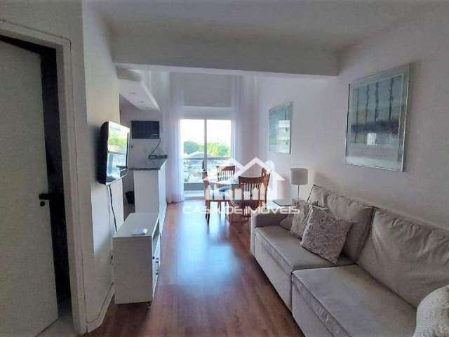 Vende apartamento duplex em Moema.