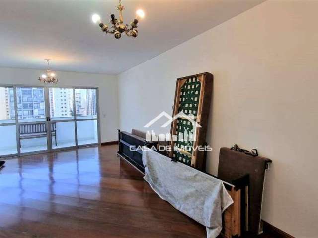 Vende ou aluga apartamento com 143m² internos com 4 suítes + varandas e 3 vagas, com lazer em Moema