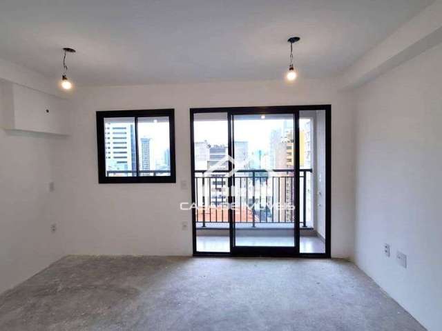 Vende apartamento tipo studio com 26m² com varanda, vista livre, ao lado do metrô Saúde.