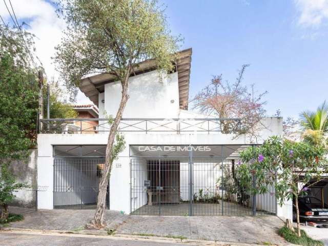 Vende casa no Morumbi, em rua fechada, com 257m² e 5 dormitórios.