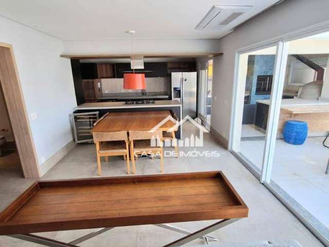 Vende cobertura duplex com 3 suítes, piscina, espaço gourmet, no Panamby.