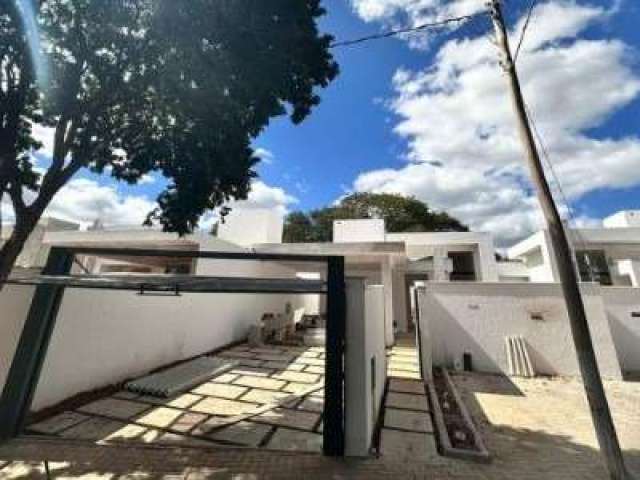 Casa com 3 quartos à venda na Sabará, 245, Várzea, Lagoa Santa por R$ 990.000