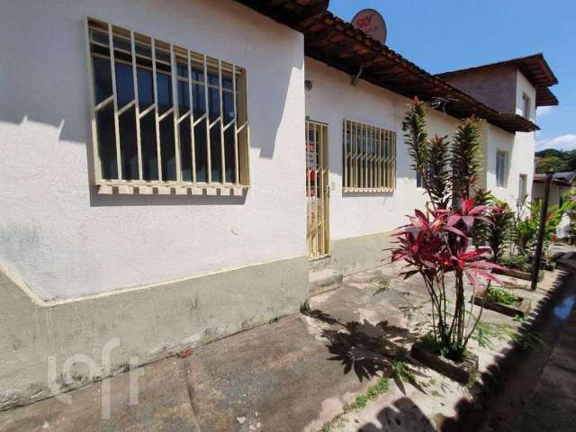 Casa com 2 quartos à venda na Dona Luci, 56, Parque São José, Belo Horizonte por R$ 190.000