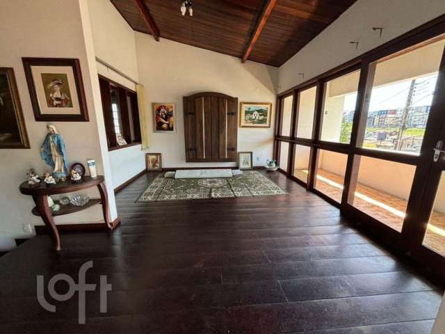 Casa à venda em Coqueiros com 180 m², 3 quartos, 1