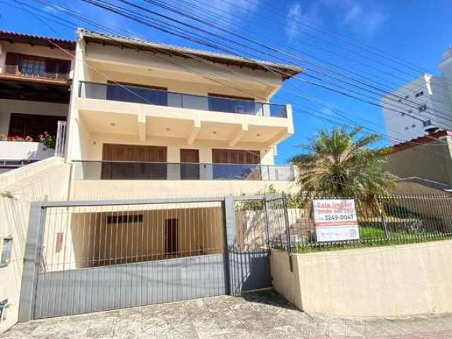 Casa à venda em Estreito com 380 m², 5 quartos, 1