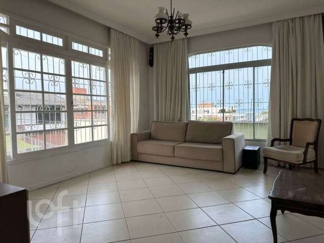 Casa à venda em Coqueiros com 204 m², 3 quartos, 4