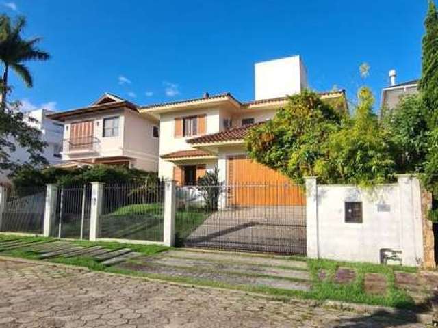 Casa à venda em Córrego Grande com 284 m², 4 quart