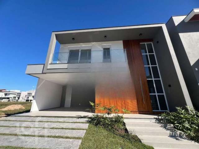 Casa à venda em Rio tavares central com 216 m², 3