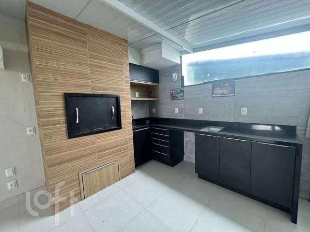 Apartamento à venda em Estreito com 107 m², 2 quar