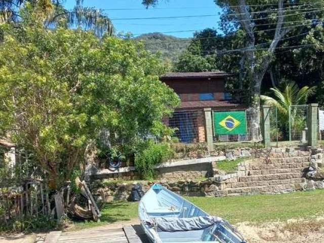 Terreno com duas Casas à venda na Lagoa