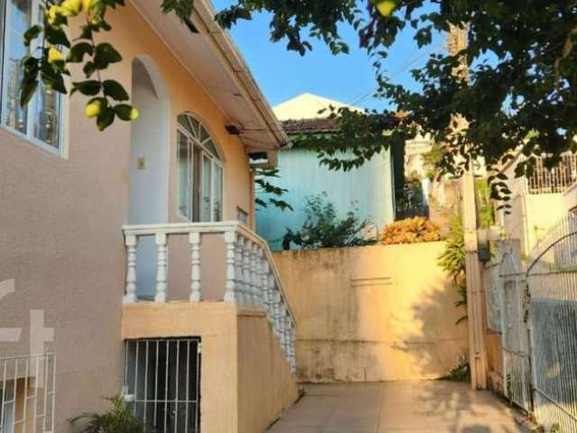 Casa à venda em Agronômica com 59 m², 4 quartos, 2