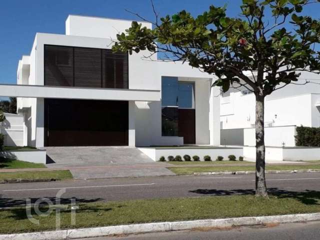 Casa à venda em Jurere Oeste com 527 m², 4 quartos