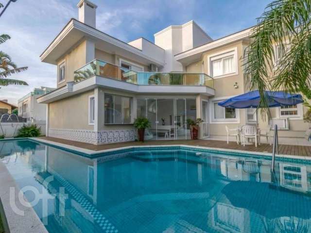 Casa à venda em Jurere Oeste com 427 m², 4 quartos