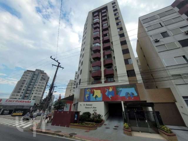 Apartamento à venda em Centro com 100 m², 2 quarto