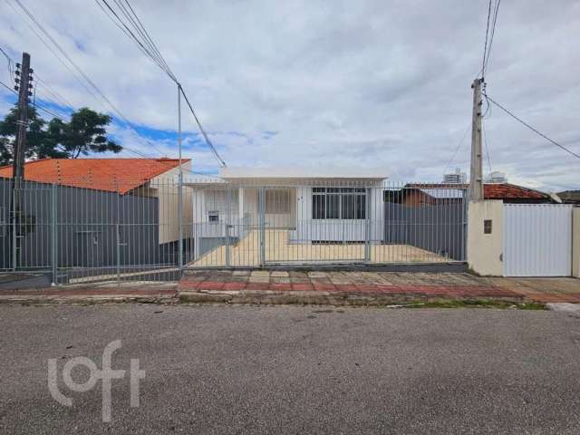 Casa à venda em Estreito com 240 m², 5 quartos, 1