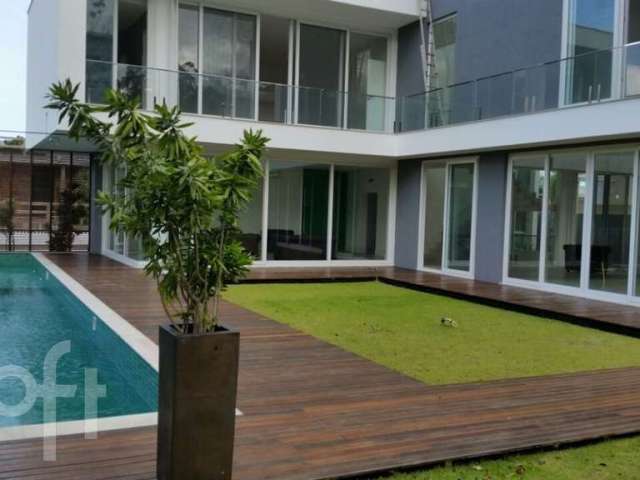 Casa à venda em Cacupé com 488 m², 5 quartos, 4 su