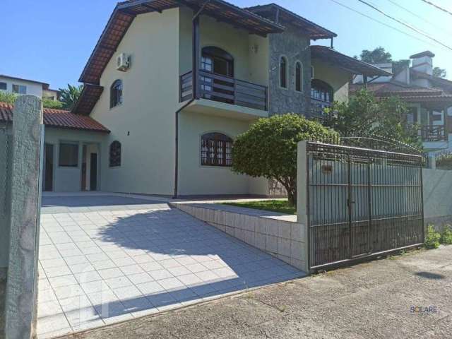 Casa à venda em Pantanal com 170 m², 4 quartos, 2