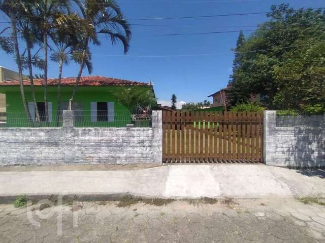 Casa à venda em Campeche Central com 117 m², 3 qua