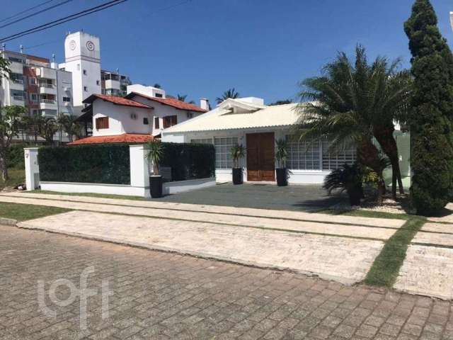 Casa à venda em Jurere Oeste com 320 m², 4 quartos